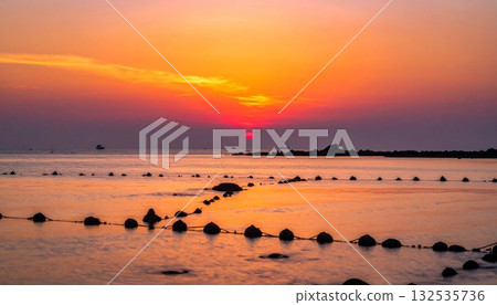 【AI生成影像】壯麗的海景日落 132535736