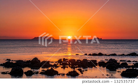 【AI生成影像】壯麗的海景日落 132535737