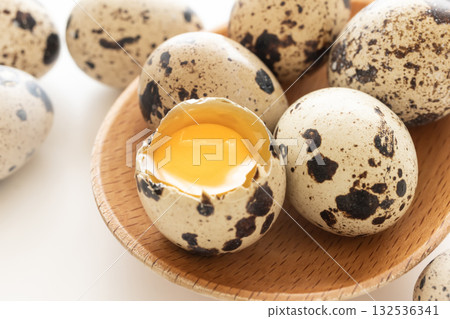 Quail eggs 132536341