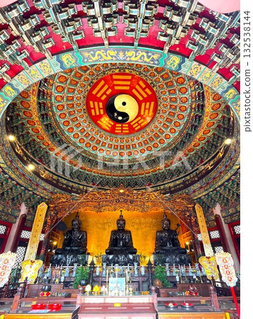 裝飾華麗的佛教寺廟 132538144