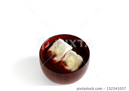Oshiruko with grilled rice cakes on white background Oshiruko with grilled rice cakes on white background 132541057