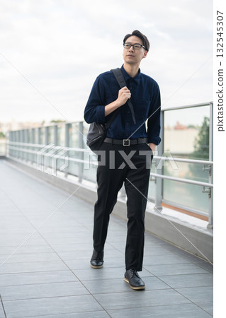 Businessman         132545307