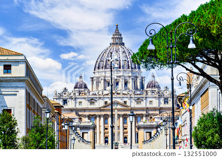 St. Peter's Square, Apostolic Palace in Vatican City 132551000