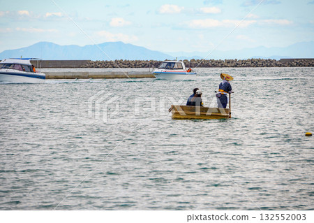 搭乘小船觀光 132552003