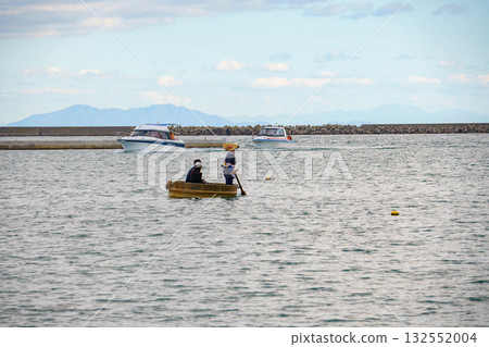 搭乘小船觀光 132552004