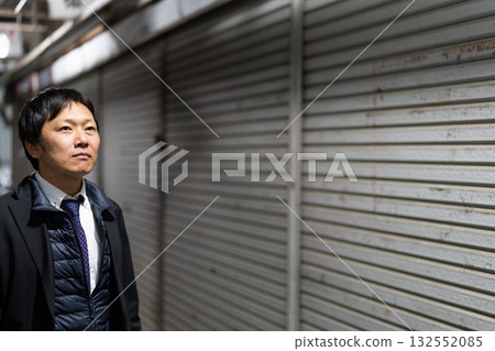 A businessman aims to revive a shopping street where shops have been closing down one after another. A businessman aims to revive a shopping street where shops have been closing down one after another. 132552085