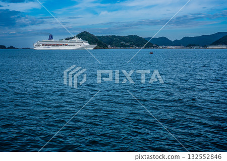 Nagasaki Port Passenger Ship Arrival (Piano Land) From Yanagi Pier [Nagasaki City] 132552846