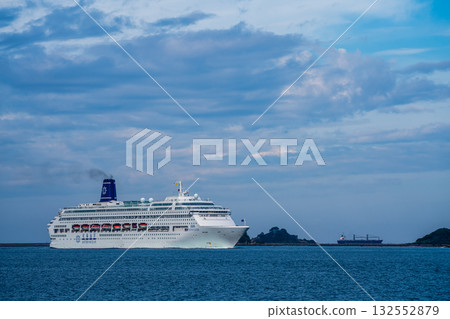 Nagasaki Port Passenger Ship Arrival (Piano Land) From Yanagi Pier [Nagasaki City] 132552879