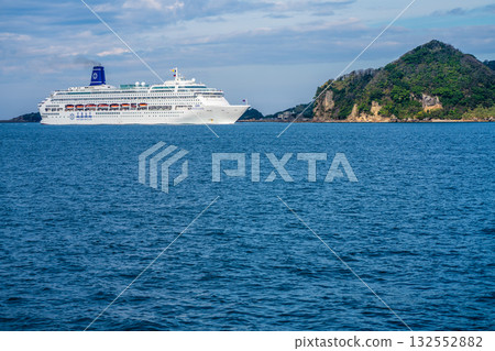 Nagasaki Port Passenger Ship Arrival (Piano Land) From Yanagi Pier [Nagasaki City] 132552882