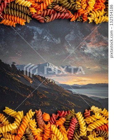 色彩繽紛的乾意麵和留白 132554186