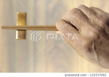 老人的手特寫 132557091