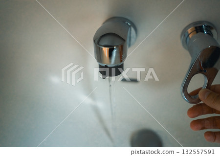 壁掛式單桿混合水龍頭 132557591