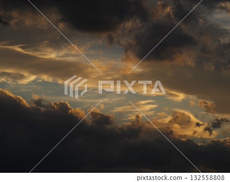 Beautiful sunset clouds in the western sky Beautiful sunset clouds in the western sky 132558808
