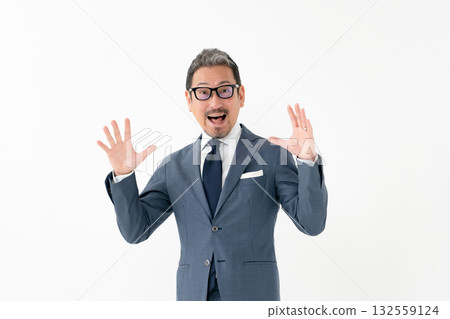 Men business surprised 132559124