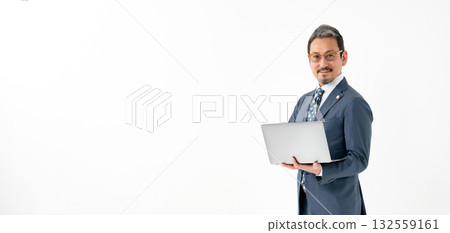 男性商業律師電腦 132559161