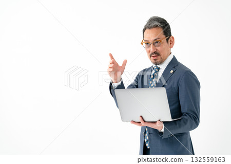 男性商業律師電腦 132559163