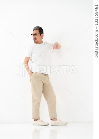 男士美容 中年 全身 132559461