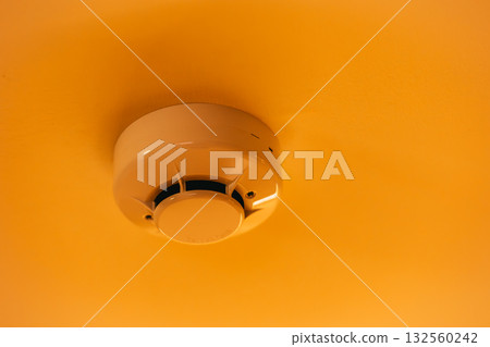 Smoke detector, Gas leakage sensor home flame protect device, fire alarm home safety at room ceiling 132560242