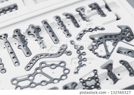 Metal Implants for Facial Surgery repair part, Medical titanium alloys for secure fractured bones Metal Implants for Facial Surgery repair part, Medical titanium alloys for secure fractured bones 132560327