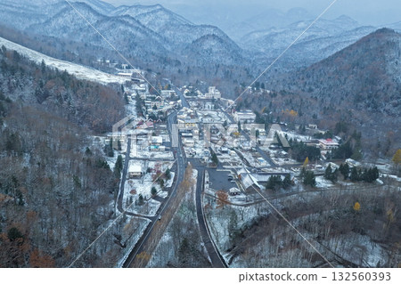 Aerial photo of Nukabira Onsen, where the first snow fell at the end of October – Kamishihoro Town, Hokkaido Aerial photo of Nukabira Onsen, where the first snow fell at the end of October – Kamishihoro Town, Hokkaido 132560393