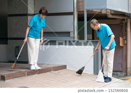 清潔經理（男女） 132560608