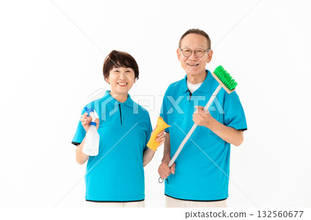 老年男女清潔家政 132560677