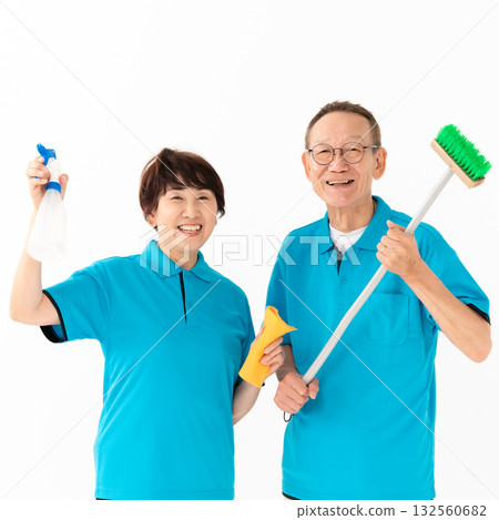 老年男女清潔家政 132560682