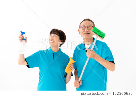 老年男女清潔家政 132560683