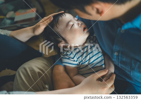 baby, infant, father 132563359