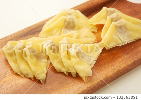 Wonton 132563851