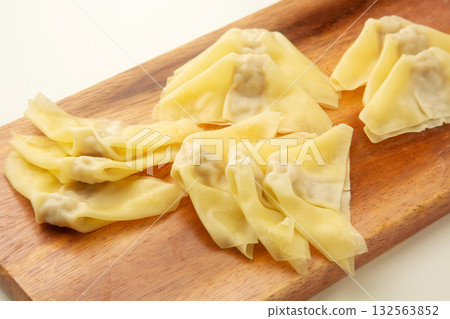 Wonton 132563852