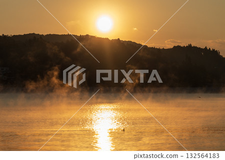 氣仙沼市初冬暴風雪景色 132564183