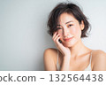 Beautiful bare skin female portrait Beautiful bare skin female portrait 132564438
