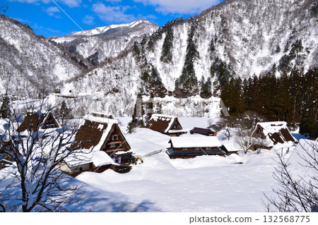 冬季 五簇山 菅沼 合掌村 冬季 五簇山 菅沼 合掌村 132568775