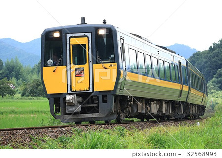 [JR西日本] 紀羽187系特急「超衝」（山口線：宮野 - 仁保） 132568993