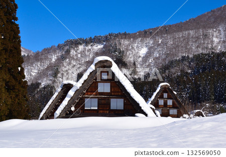 Winter Shirakawa-go 132569050