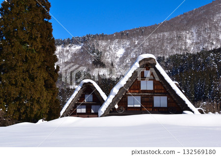 Winter Shirakawa-go 132569180