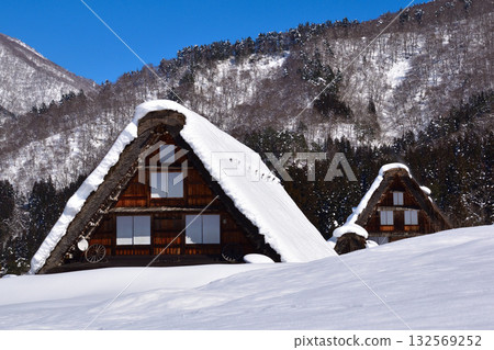 冬天的白川鄉 132569252