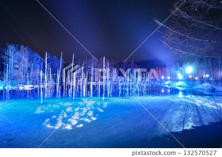 藍塘亮起 132570527