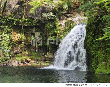 赤龜48瀑布與布引瀑布：雄偉的瀑布（三重縣名張市） 132571157