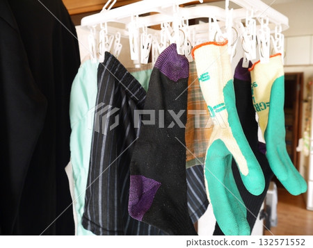 Room-dried laundry 132571552