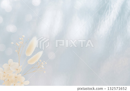 引人注目的背景素材,以精緻優雅的乾燥花和奇妙的光線為特色。 引人注目的背景素材,以精緻優雅的乾燥花和奇妙的光線為特色。 132571652