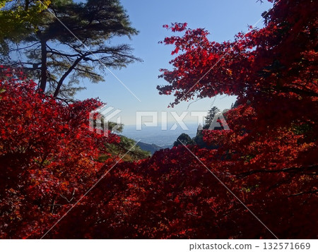 大山秋色壯麗 132571669
