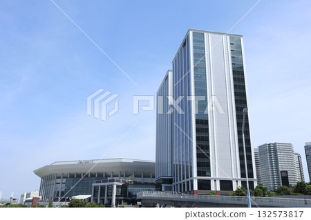 Minato Mirai cityscape 132573817