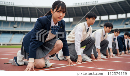 高中女生準備開始考試的圖片 132574359