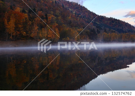 Mountains dyed in autumn leaves 132574762
