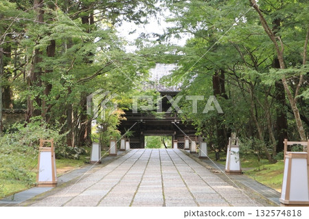 The entrance to the temple 132574818