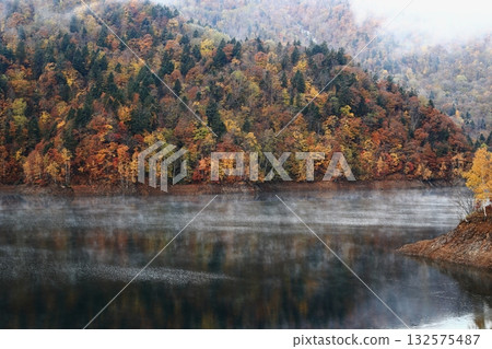It stains in autumn 132575487