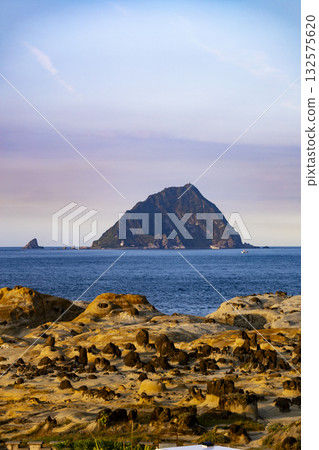 台灣奇觀：基隆島位於海蝕平台上 132575620