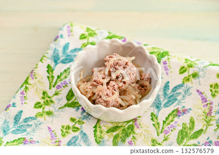 Boiled speckled cod roe 132576579